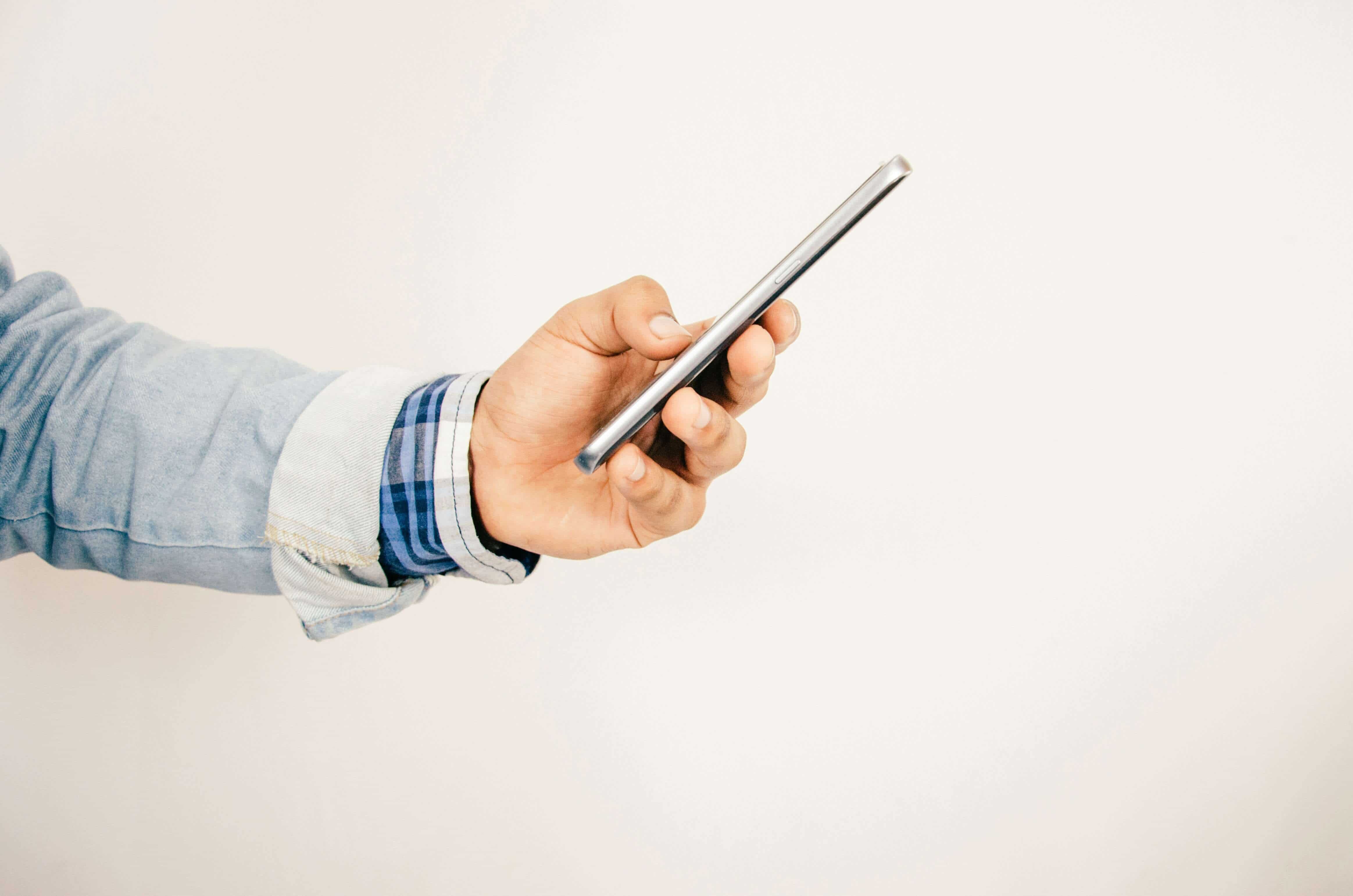 angelica-reyes-d4rNLt1AyTA-unsplash (1)